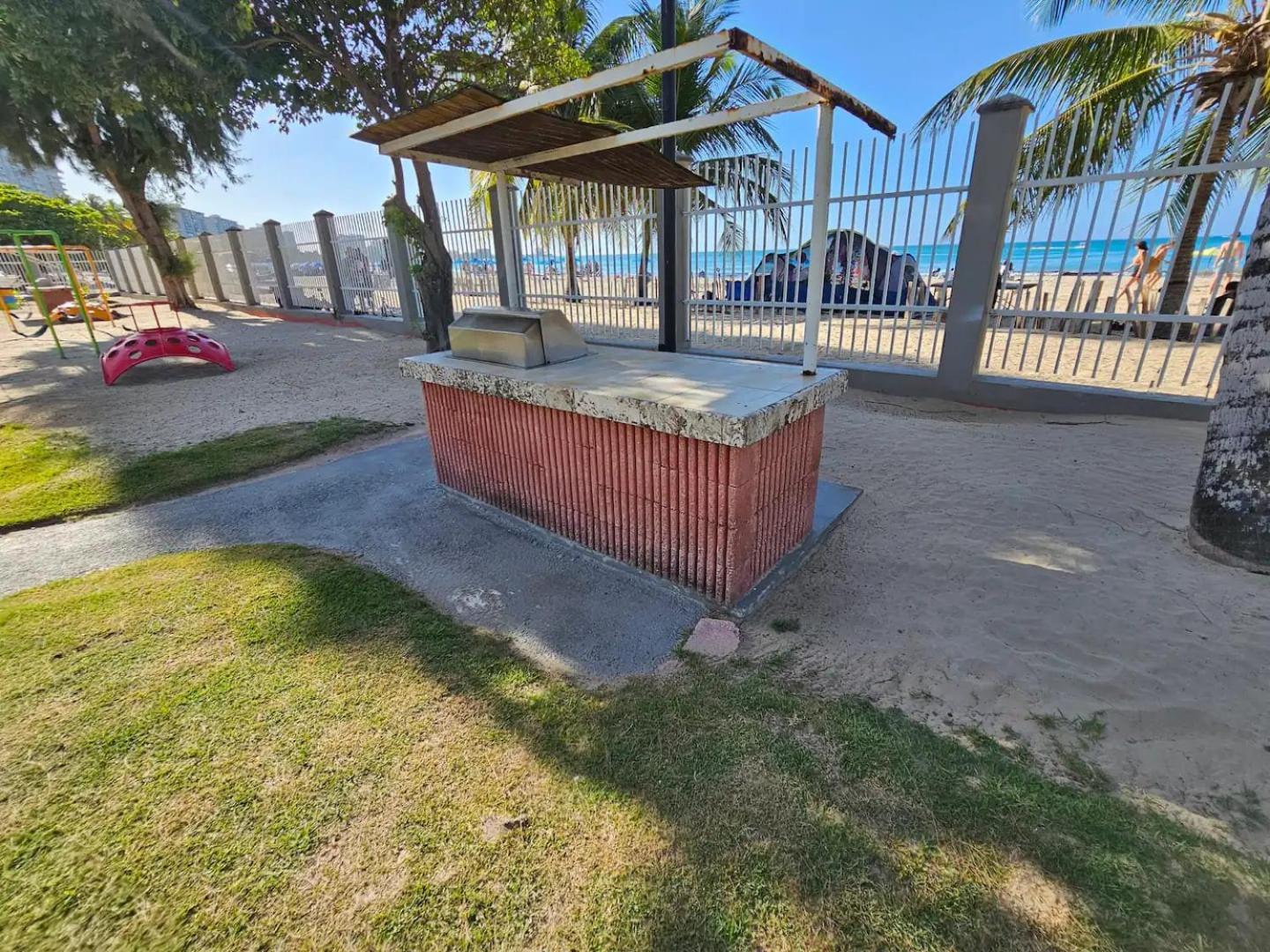 סן חואן Steps From Foxwoods- Beachfront Retreat With Pools מראה חיצוני תמונה
